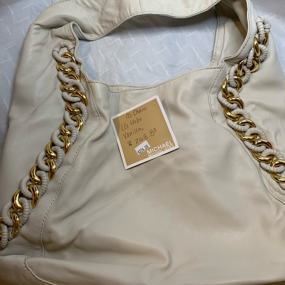 ID CHAIN LARGE MICHAEL KORS HOBO BAG- VANILLA - Picture 2 of 9